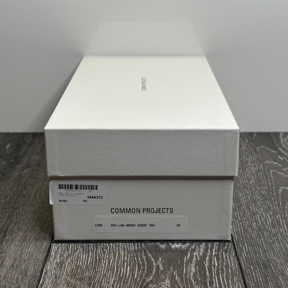 Common Projects - Achilles Low in Waxed Suede - Size 39 - Picture 8 of 8